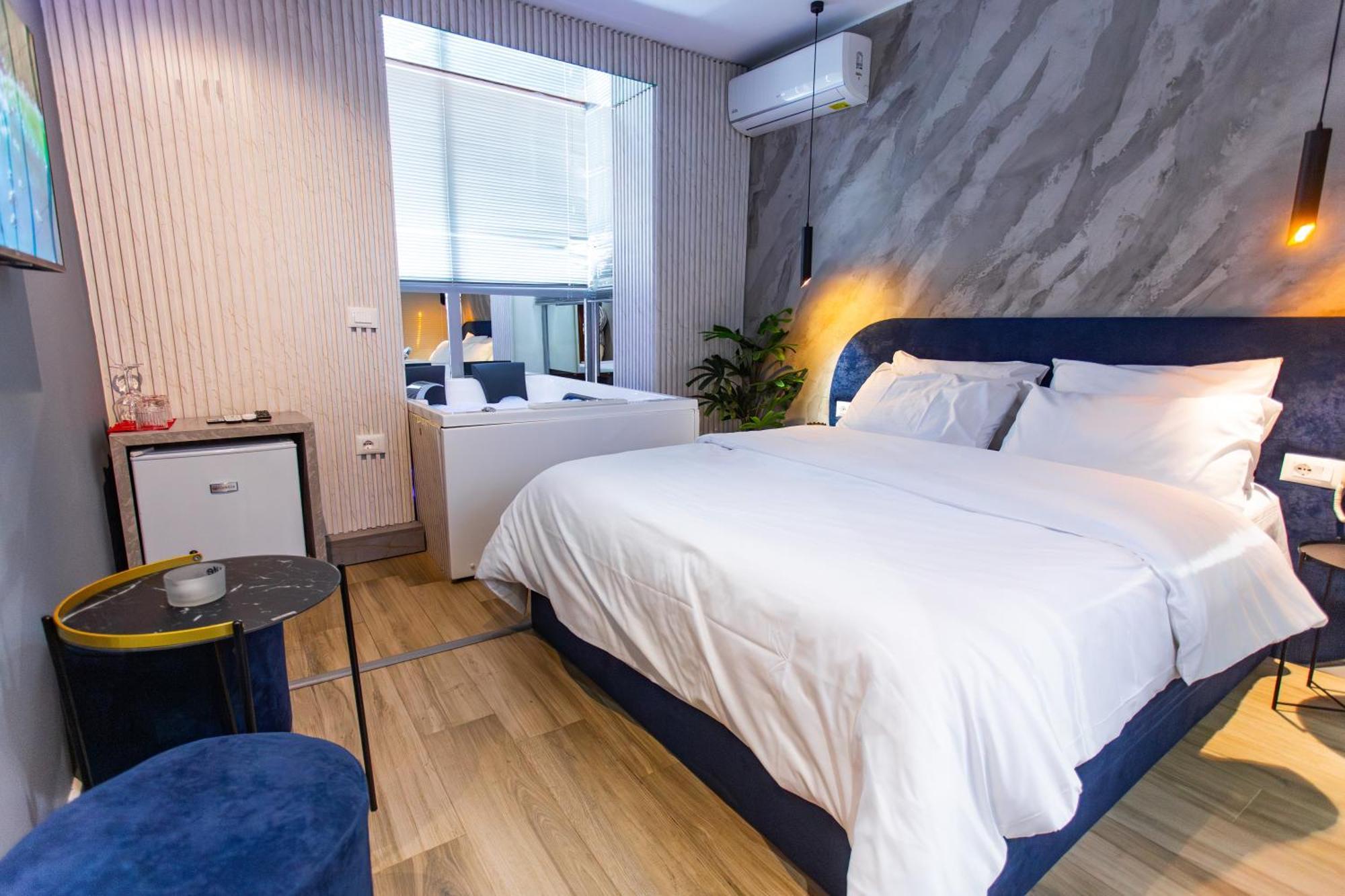 The Bubbles - Jacuzzi Hotel *